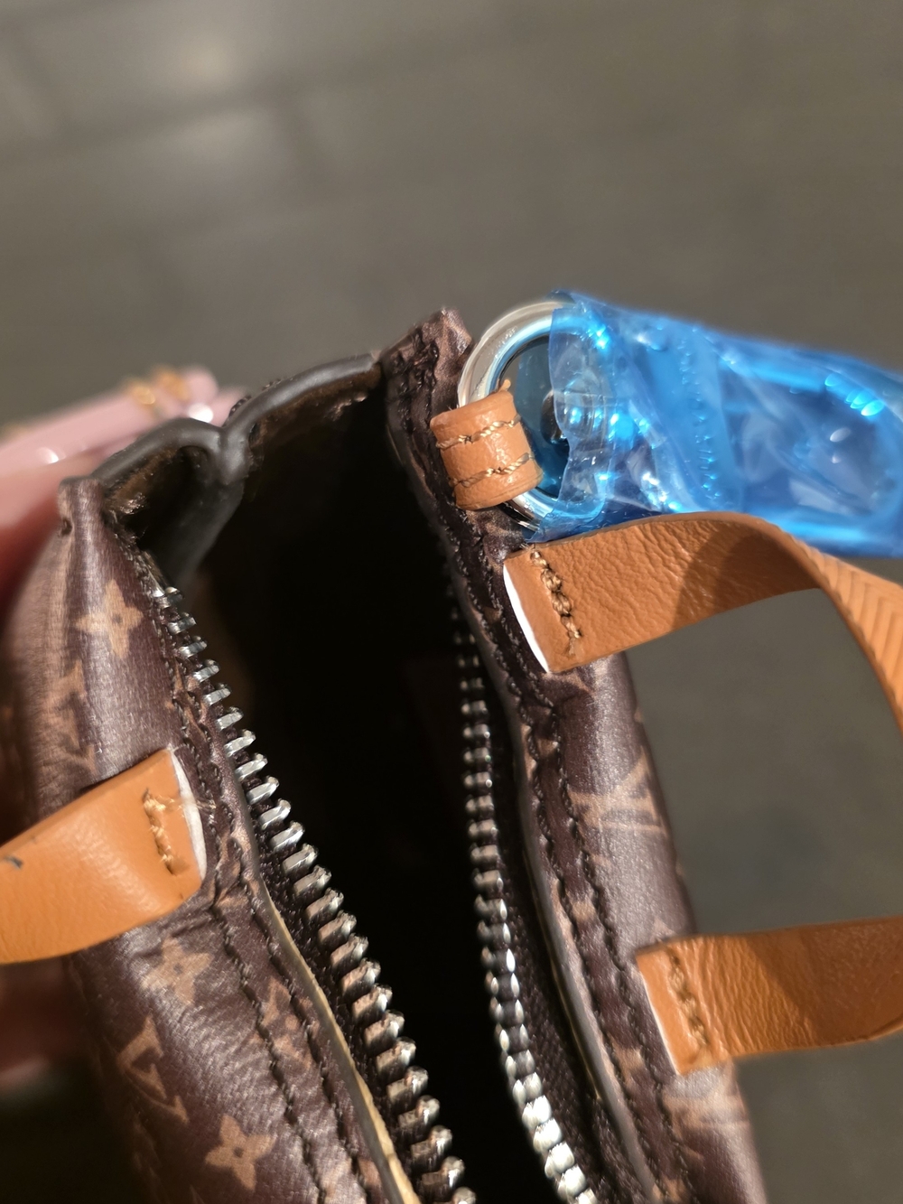 Mini Bag Keychain - Picture 4 of 6